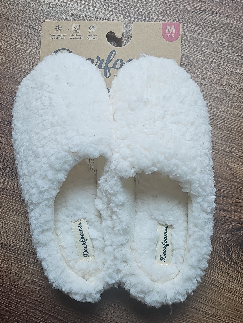 Dearfoams Women’s Cream Sherpa Clog Slippers